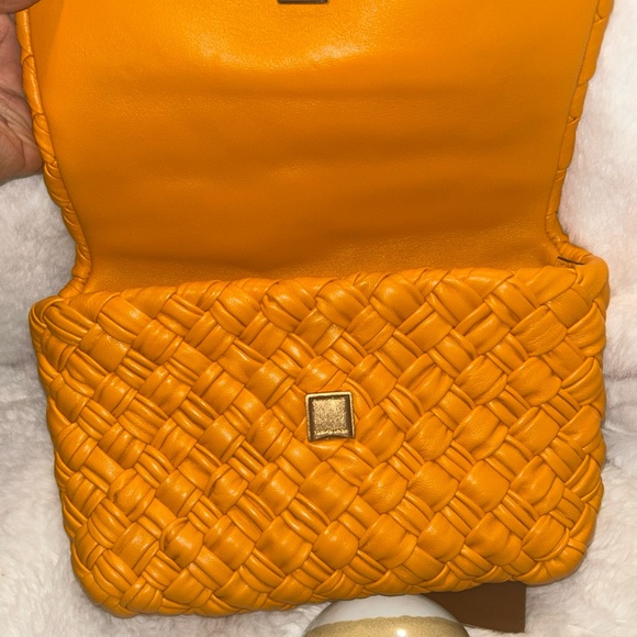 Tory‎ Burch Britten Woven Small Shoulder Bag - Picture 14 of 16